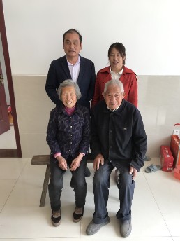 徐加明全家福.jpg