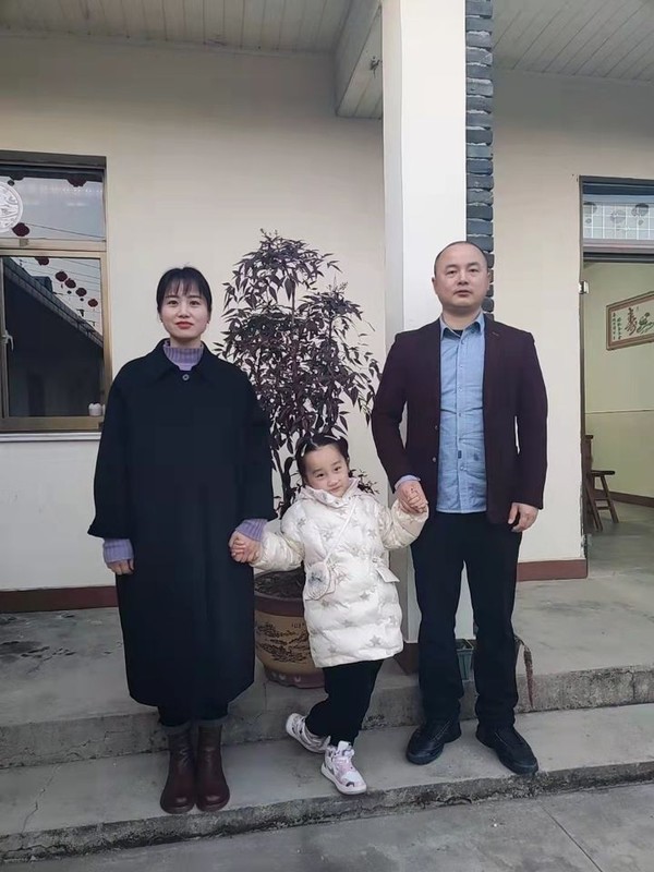 过年期间，周晓楠一家难得团聚在一起.jpg